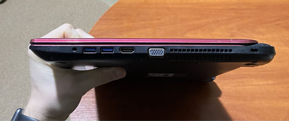 Ноутбук Toshiba Satellite L50-B-171 15.6"/4GB RAM/500GB HDD! N2172