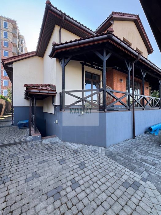 Продам готовий будинок з басейном, р-н індустріального коледжу