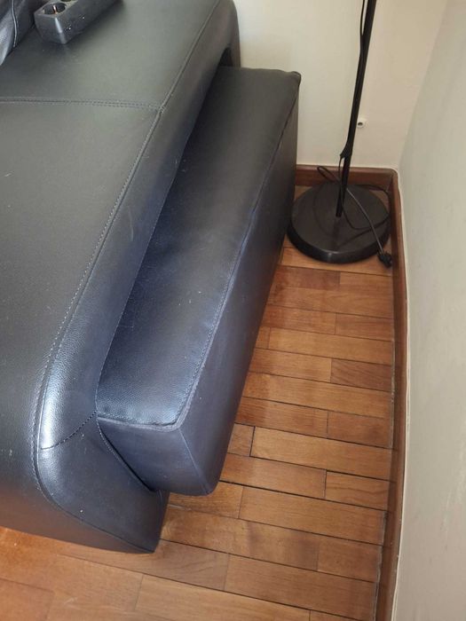 Vendo Sofá e cadeiras.