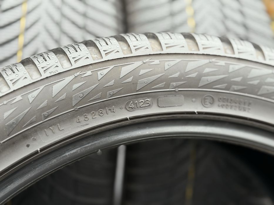 Шини зима 285/40/21 Nokian 99% Як нові 285/40R21 Snowpruf 2 SUV DOT23