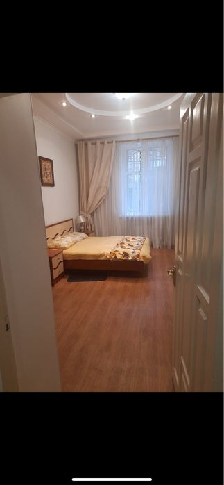 Продаю двухкомнатную в старом центре