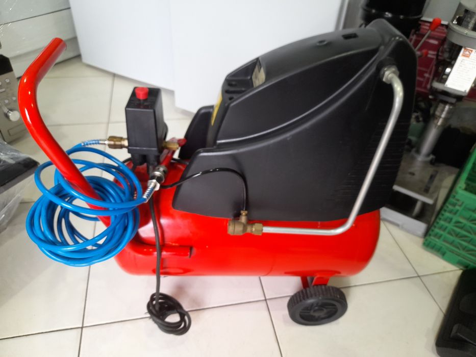 Компресор *Mecafer-1.1kwt.24л*