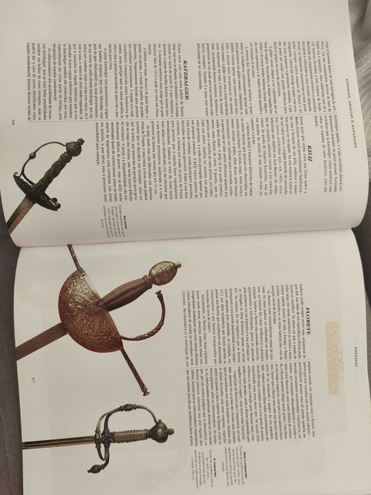 Espadas, Adagas e Alfanjes