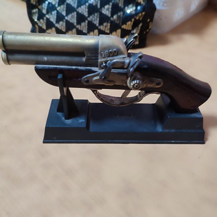 Зажигалка газовая