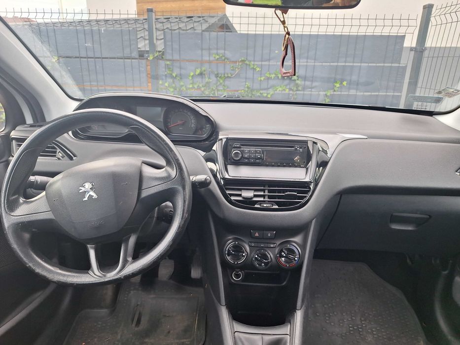Samochód Peugeot 208