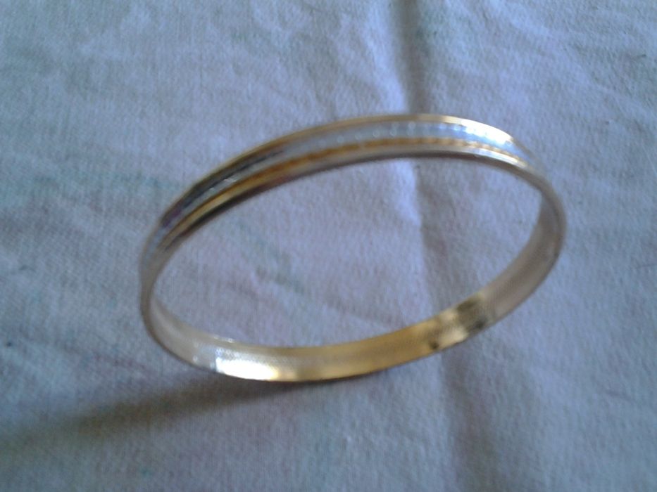 Várias pulseiras