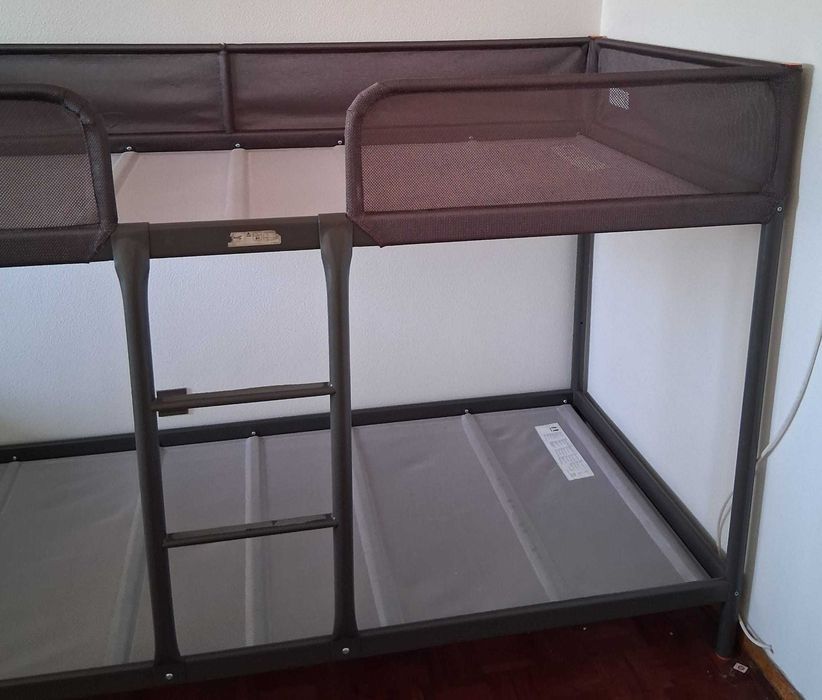 Vendo beliche IKEA TUFFING e colchões