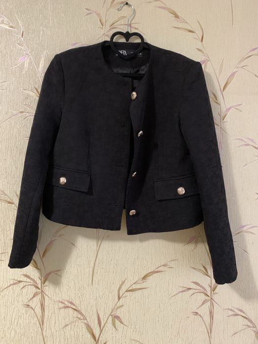 Вкорочений жакет Zara