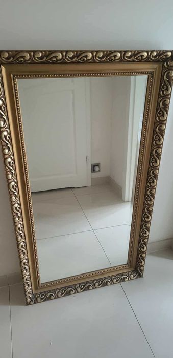 Złote lustro zdobione