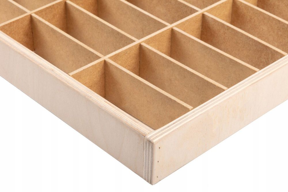 PÓŁKA na autka drewniana 90 przegródek organizer kolekcji