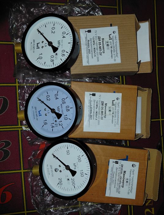 Манометр давления , новые .