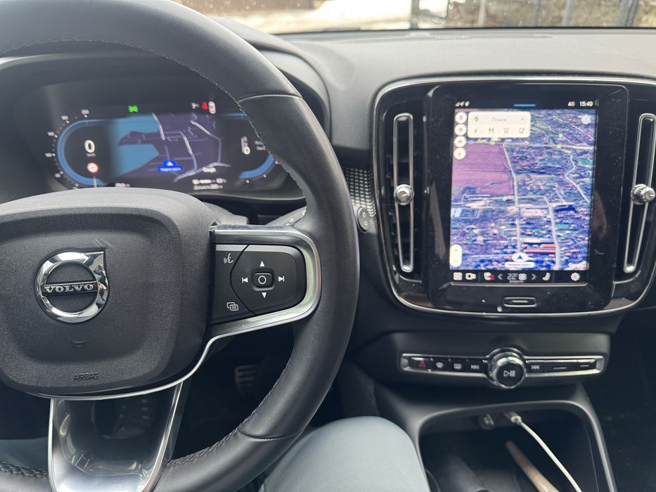 Volvo XC40 електро