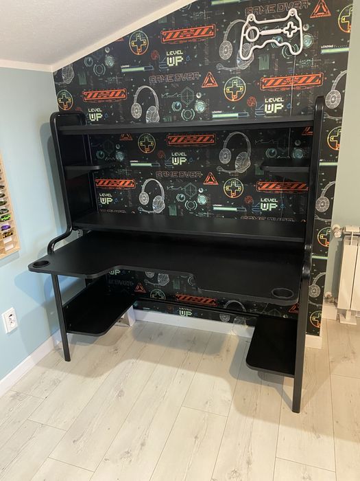 Biurko gamingowe jak nowe ikea fredde czarne