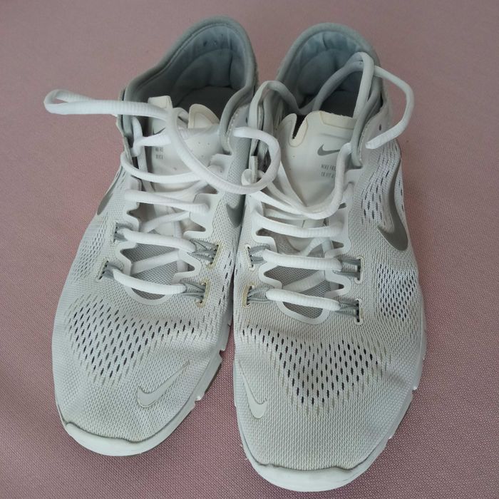 Жіночі кросівки Nike