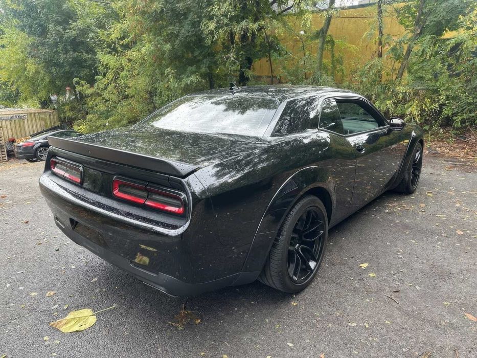 Dodge Challenger      2021