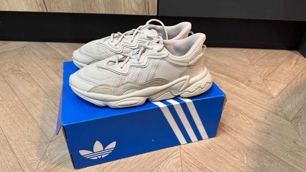 Buty Adidas OZWEEGO Bliss 42