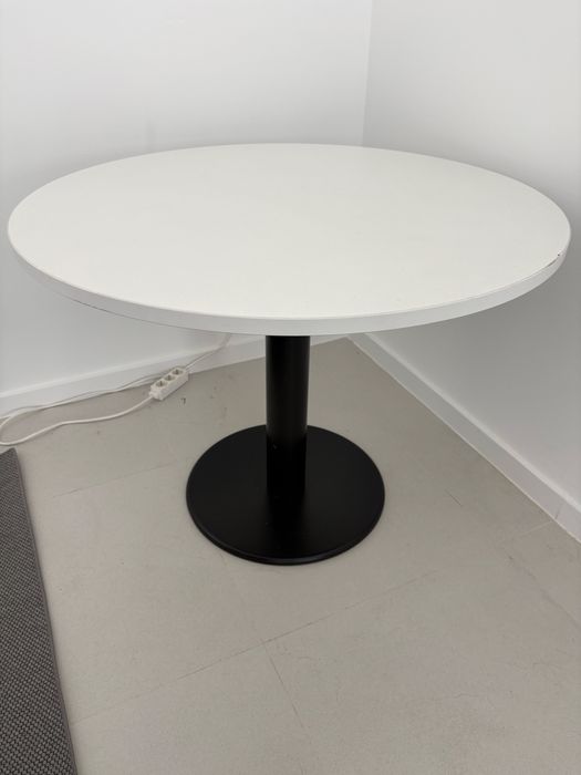 Mesa redonda branca
