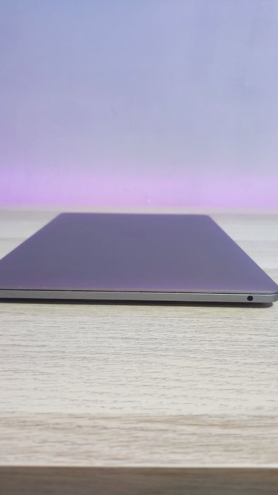 MacBook Pro 13” 2017 | i5 | 8GB RAM | 128GB SSD