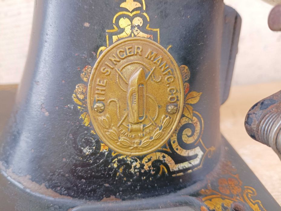 Stara maszyna do szycia - Singer - nr 099325