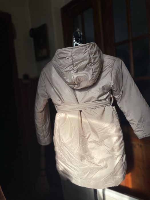 Демісезонна куртка на дівчинку