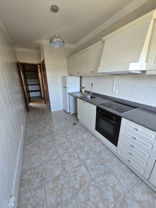 T1 (mobilado)Av Francelos, VNGAIA