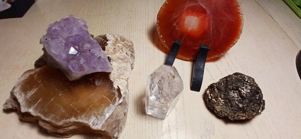 Камінці різнокольорові