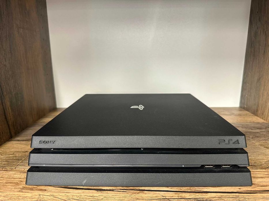 Konsola Sony PS4 PlayStation4 Pro CUH-7016B 1TB HDD czarna + 2 pady stan bdb gwarancja