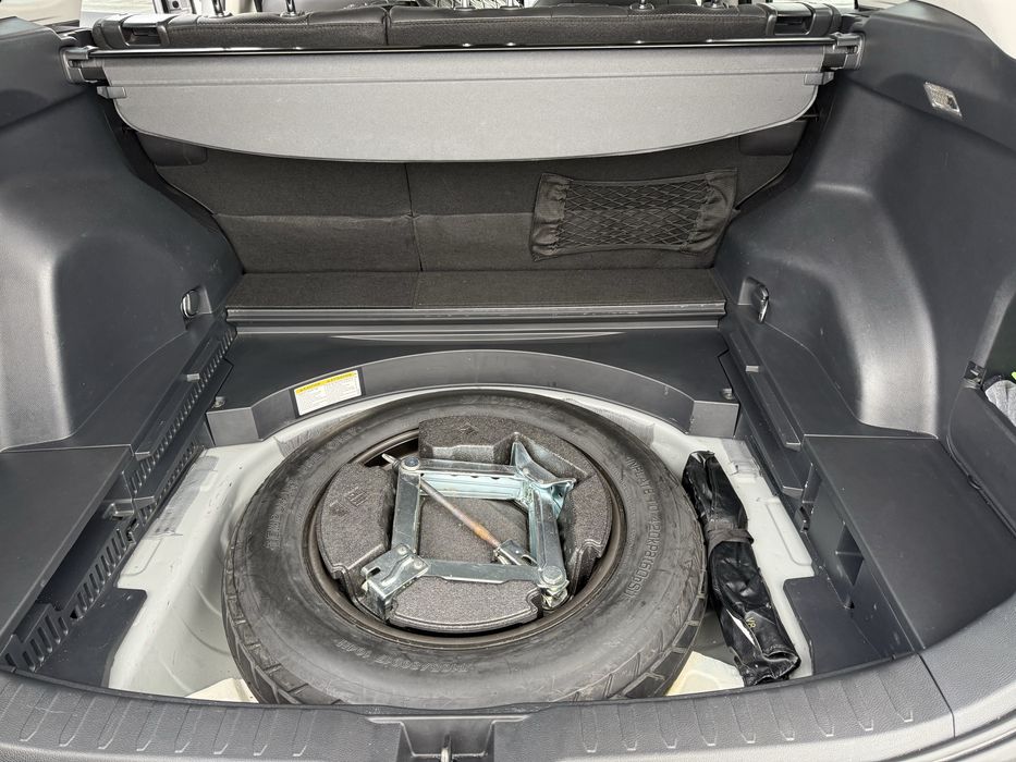 Продам свій автомобіль Тойота Rav 4 2020 року, пробіг 60 тис км.