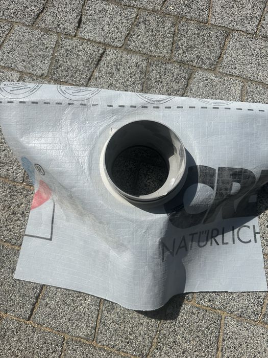 Szczelne przejście  przez membranę- CREATON, wentylacja