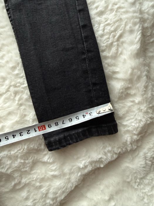 czarne skinny jeans z dziurami