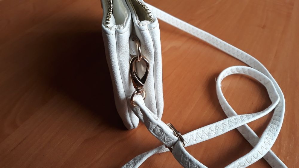 Biala    Torebka 20cmx12cm