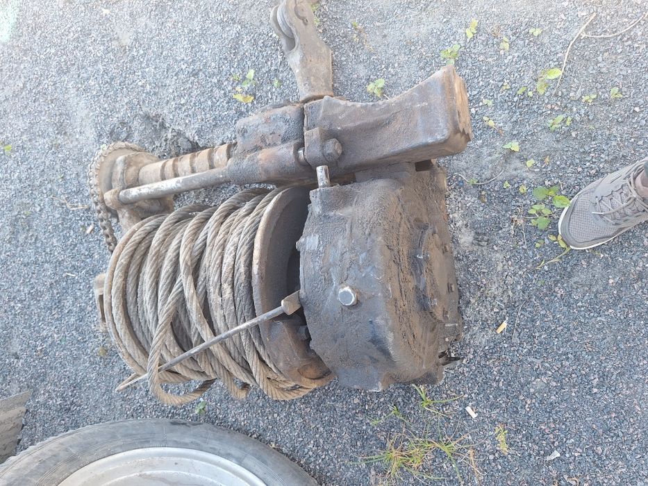 Продам лебедку на урал 4320