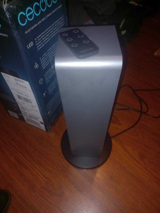 Ceramiczny grzejnik wieżowy Cecotec ReadyWarm 2000 Max Ceramic Rotate