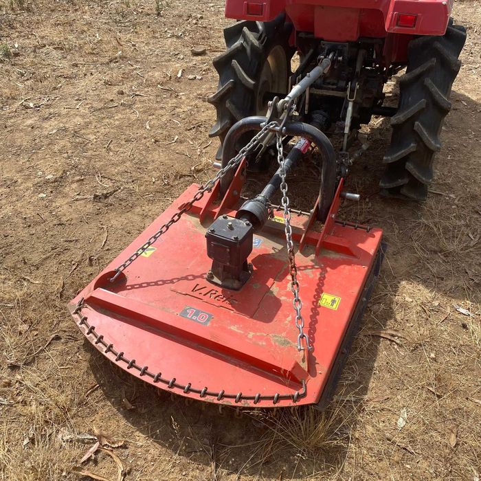 Trator Mitsubishi MT16 4x4 com alfaias