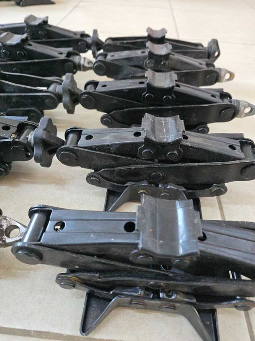 Домкрат Renault Clio 2 Symbol 1 Thalia Крюк Ключ Гак буксирувальний