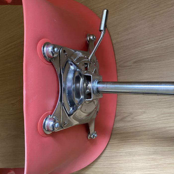 Conjunto Cadeiras Elevatorias Vermelhas Usadas