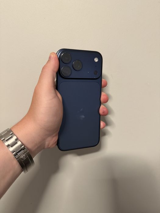 Apple iPhone 17 Pro  Max 256Gb. (Deep Blue)