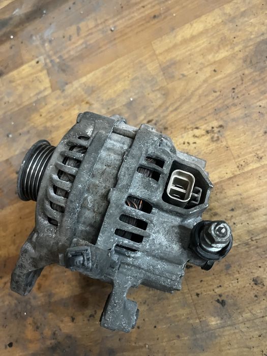 Генератор мазда 3 бк  2006 год