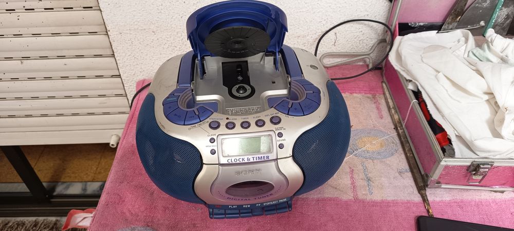 Rádio Sony usado