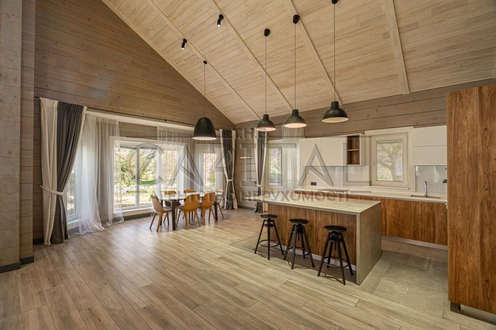 Оренда будинку з басейном у Київ Riverside Family Club