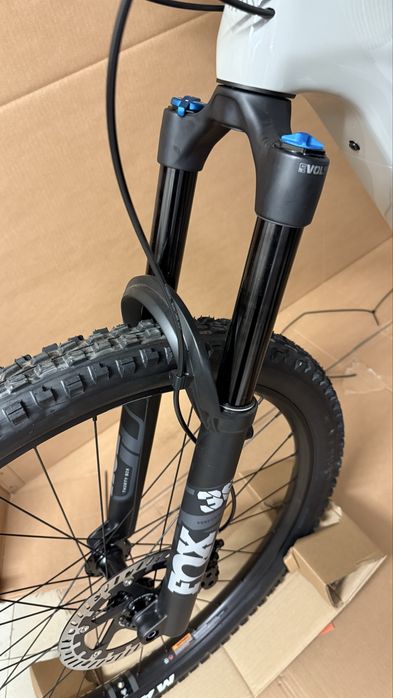 Nowy amortyzator FOX Performance Float 36 o skoku 160 mm 29”