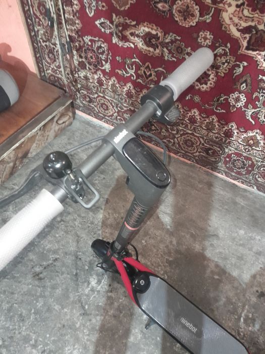 Електросамокат ninebot