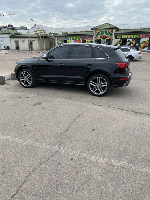 Авто Audi sq5  ( 354к.с.)