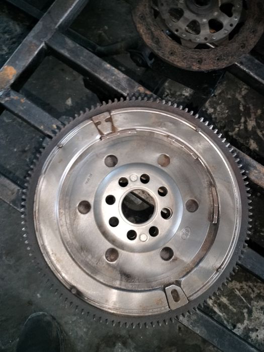 Демпфер bmw 3 e46 320 2.0 td 21211223712