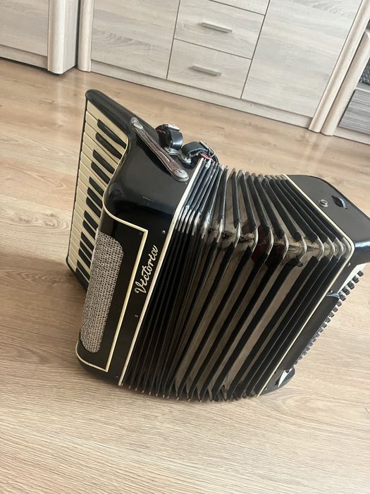 Akordeon victoriov 80bas