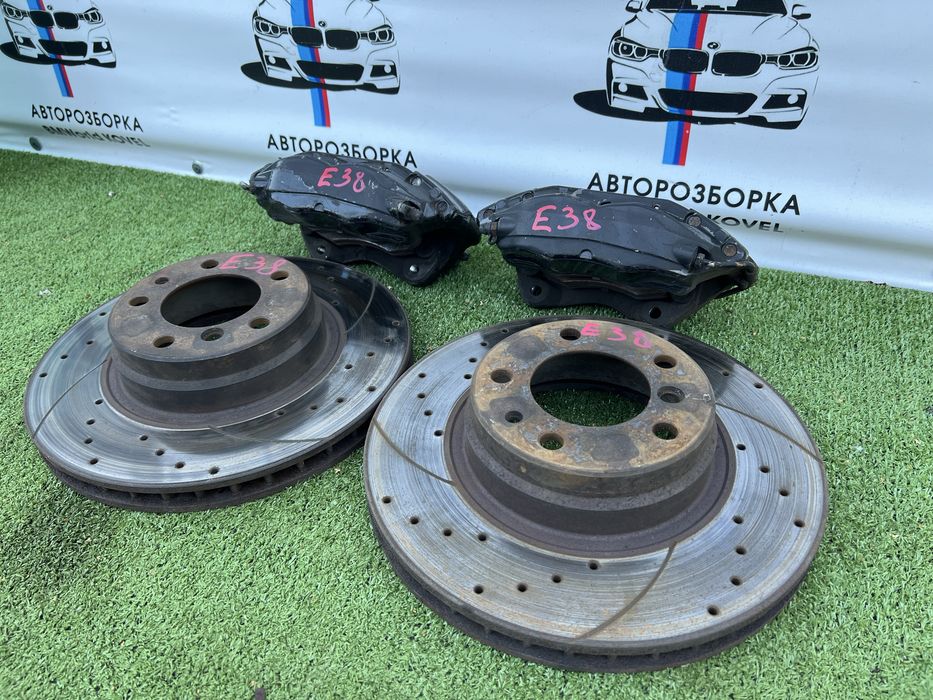 Тормоза Brembo Е38 4 поршневі Супорта Диски з перфорацією