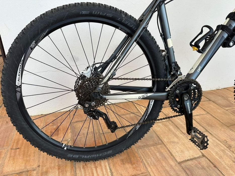 Bicicleta Cube Acid 27.5” com suspensão RockShox