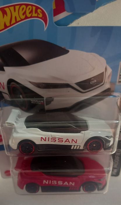 Conjunto 2 Nissan leaf nismo rc_02 hot wheels