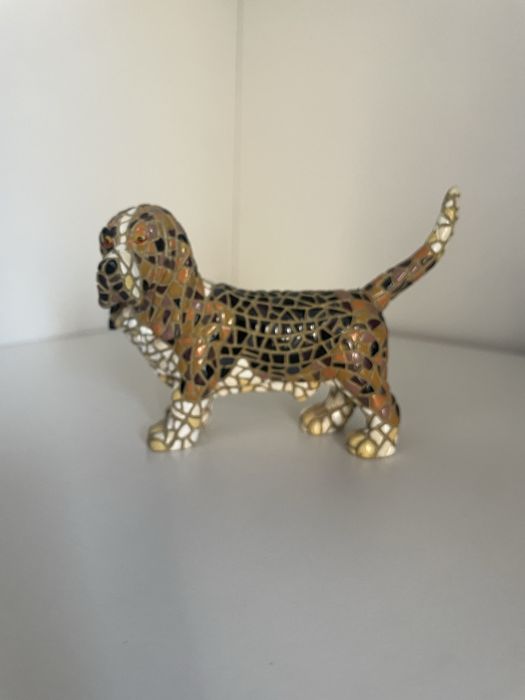 Figurka psa w stylu mozaikowym