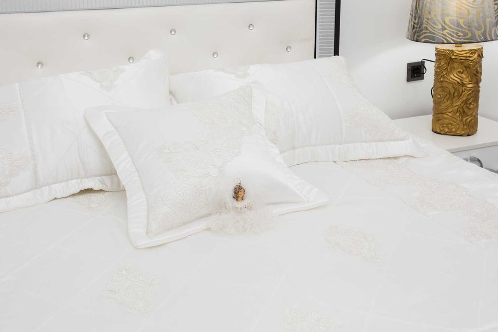 Квартира люкс в центрі на  вул. Сумська, 23/ Подобово "Swan"